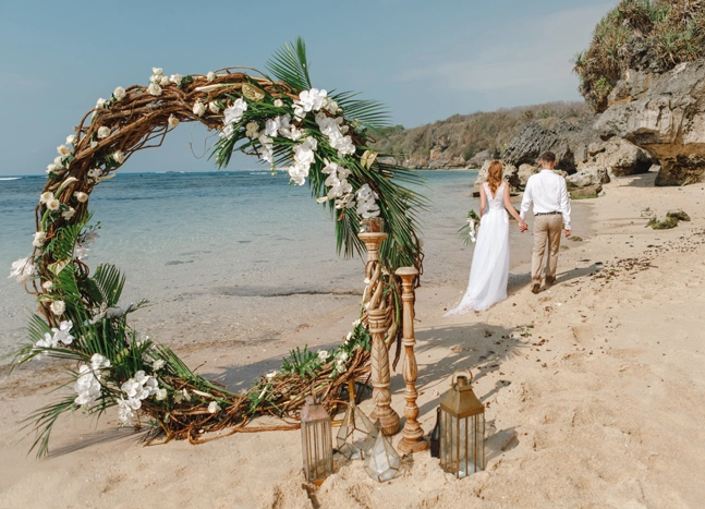 Celebrating love with tropical waves